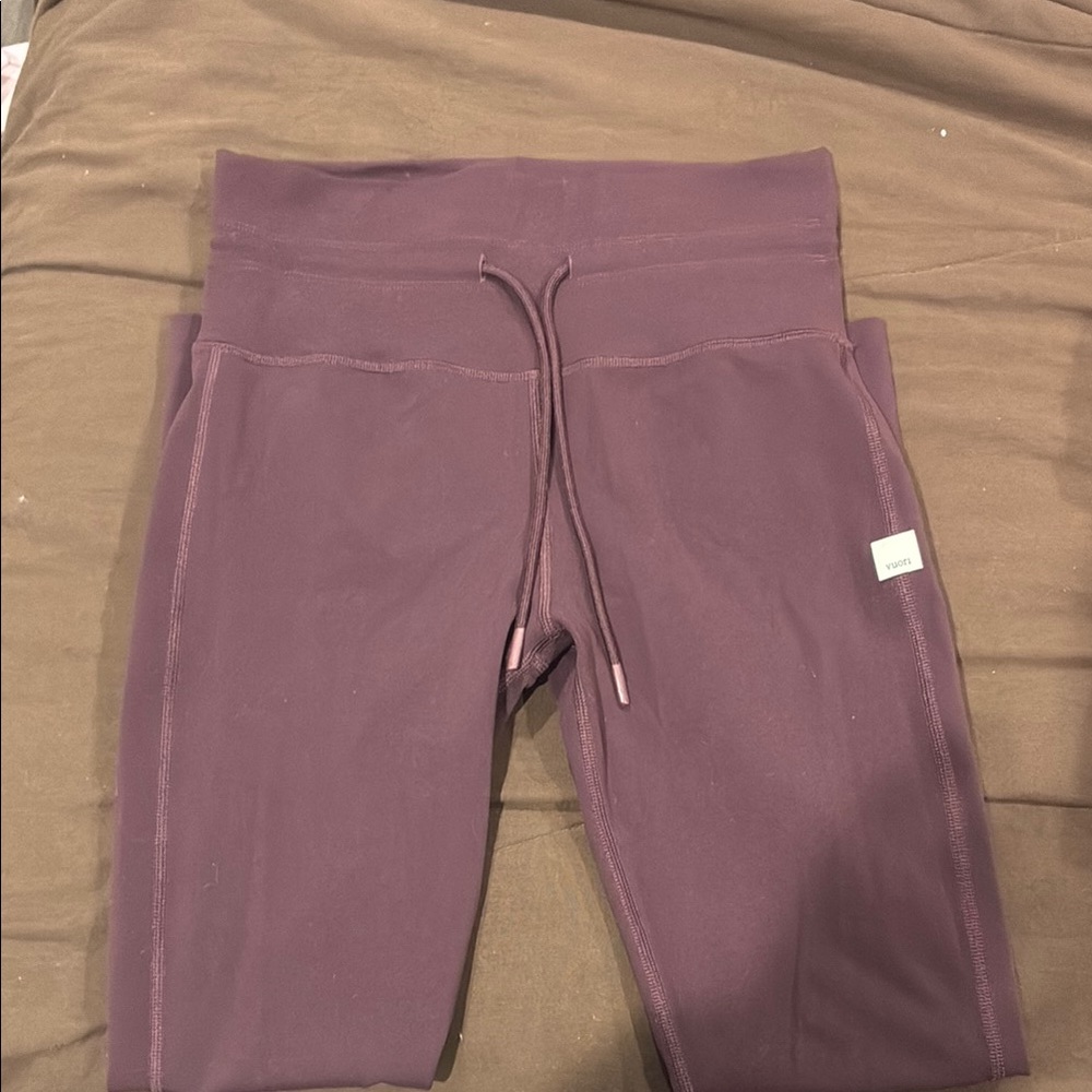 Vuori Kids Leggings in Deep Purple